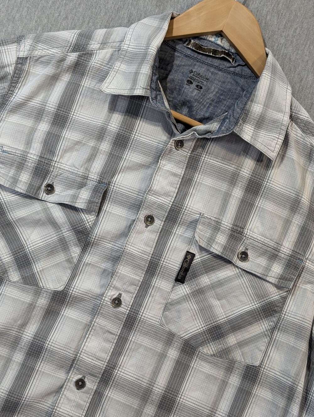 Columbia Plaid Metal Button Outdoor Shirt Men's Large Grey White